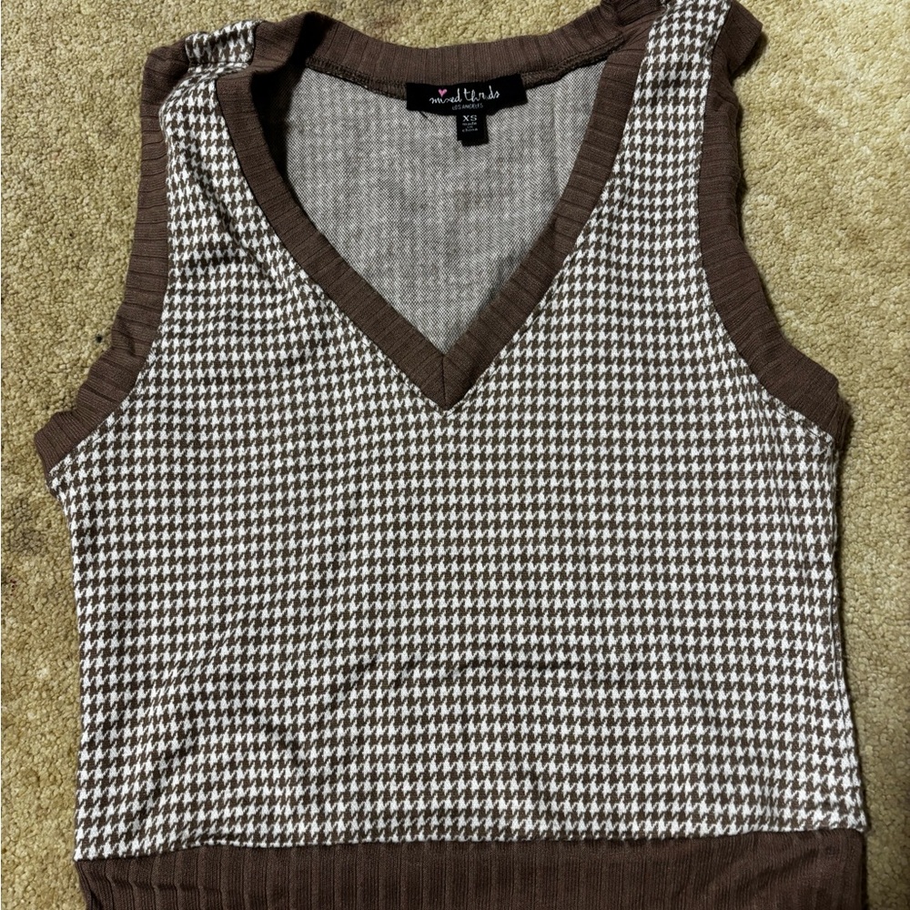 Brown and White Houndstooth Sleeveless Top